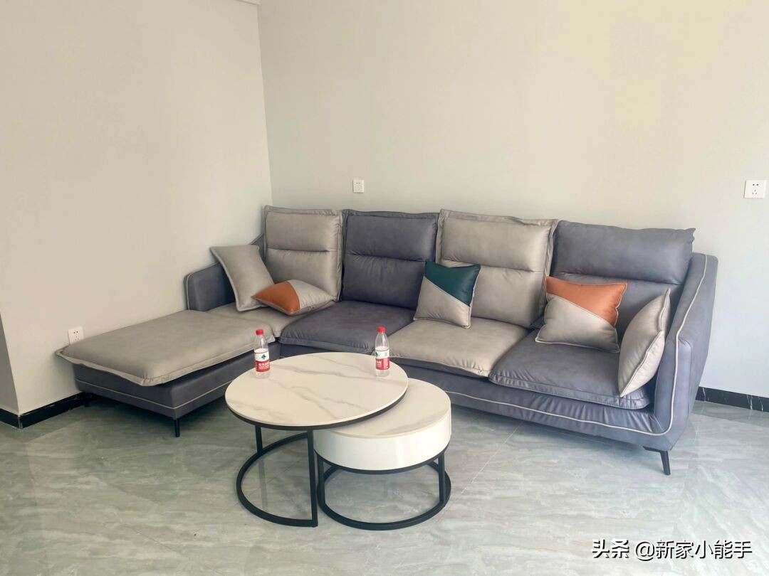 新房終于布置家具，效果很滿意，尤其是全屋定制的柜子，美觀實(shí)用