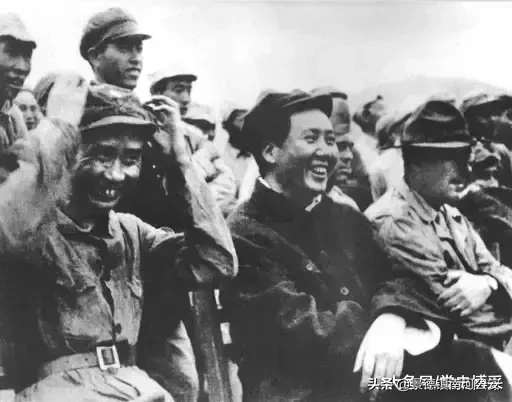 开国中将，曾两度出任毛泽东的特使，为西藏和平解放作出特殊贡献