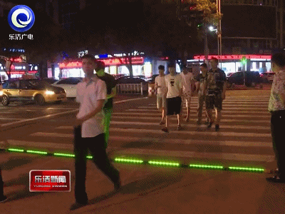 “会说话”的红绿灯提醒“低头族”快过街，这项技术还荣获了国家大奖