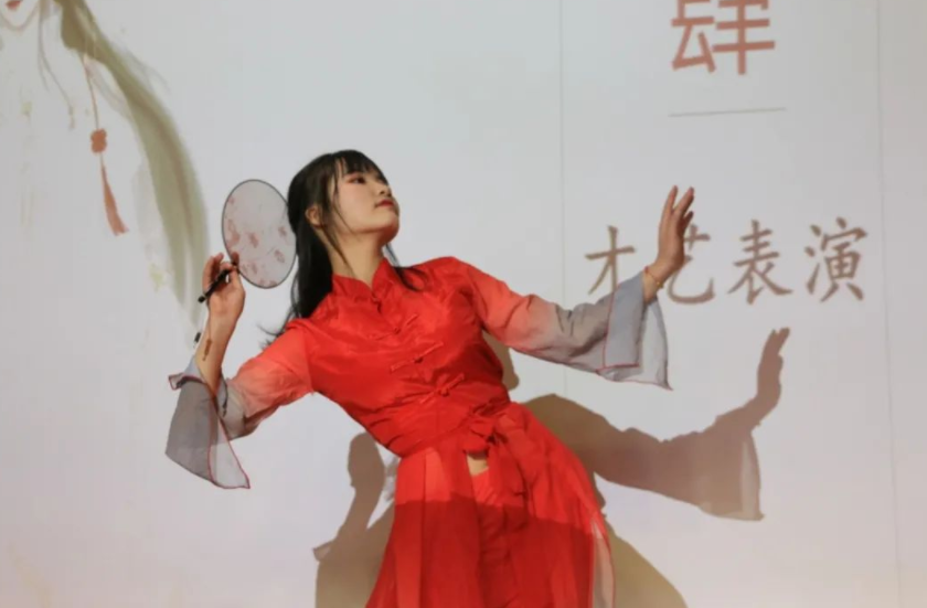 新生即将踏入大学校园，自我介绍很重要，社恐的学子看过来