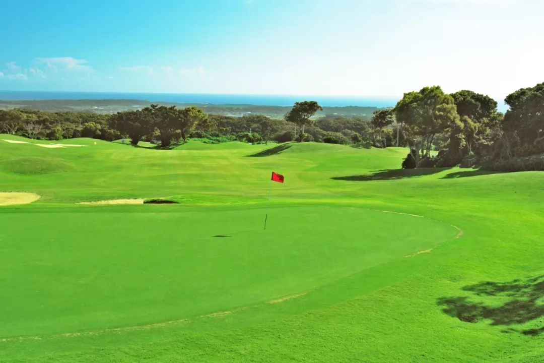 冬季在冲绳感受温暖灿烂的海岛高尔夫