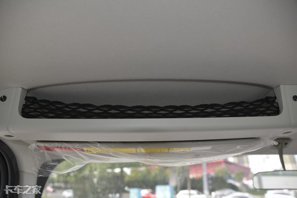 坐上去像开轿车？国六江铃凯运轻卡实力抢镜，升级的不止是内饰