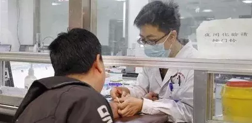 湖北男子珠海猛撞宝马，对方开口5万竟人间蒸发，连逃两年！