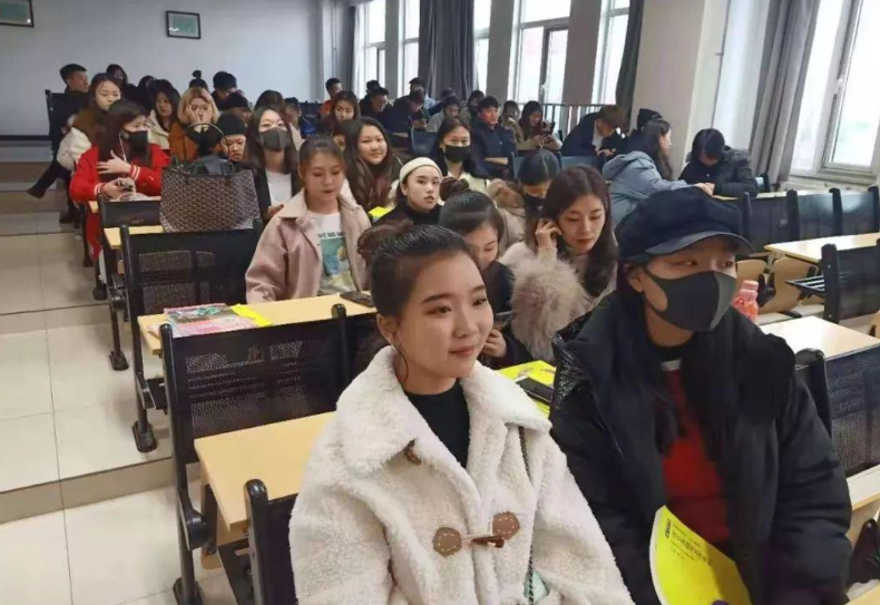 大学就读期间，若出现挂科重修会被记入档案里吗，看辅导员怎么说