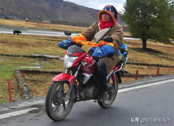 8千元上下，盘点4款实用型摩托车：主打通勤载物，油耗2.2升