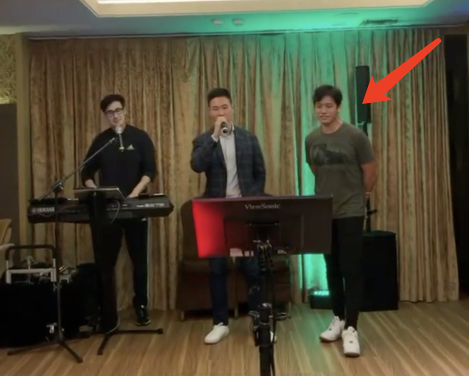 陈乔恩携男友聚会，腰粗腿壮呈现幸福肥，靠在艾伦身前很甜蜜