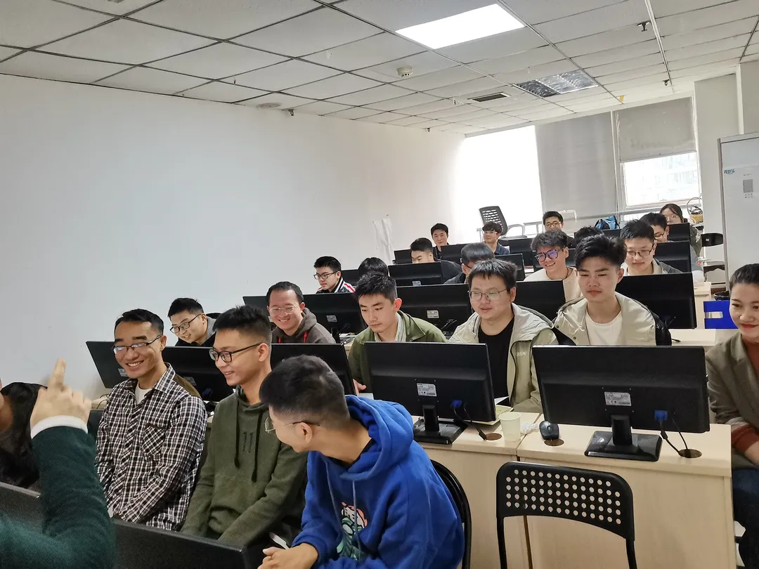 J64班开班！同学们怀着希望来，愿他们在5个月后心想事成