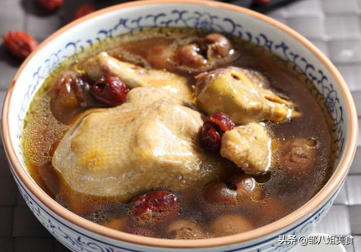 鸽子汤怎么炖才好喝？记住“两不要”，炖好后汤汁鲜美，无腥味