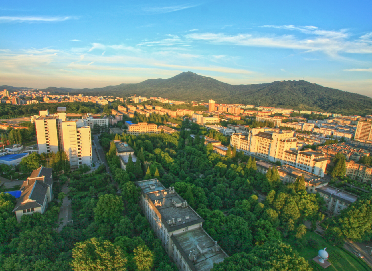 咸阳大学（坐落在小镇上的985大学）