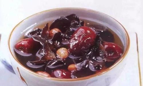 中药花生衣功效多，怎样吃止血升板？