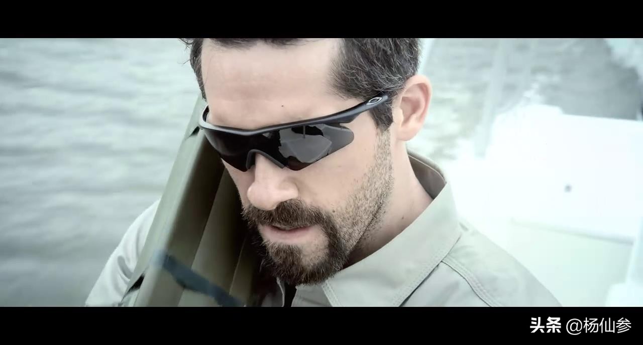 2015年参演吴京导演的电影《战狼》,饰演雇佣兵队长老猫(配角).