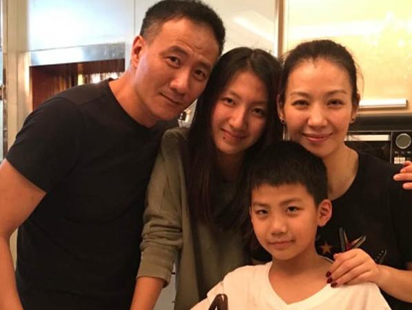 中戏92班：于月仙刘丹车祸去世，黄海冰落魄，郭涛爱情事业双丰收