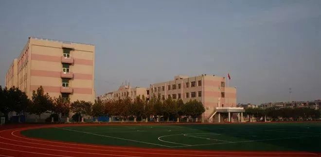 连云港各初中考入新海高中人数统计，最好的学校究竟是…