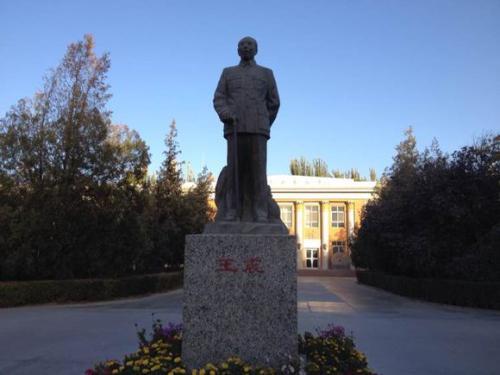 王震将军创建！号称“沙漠中的高等学府” ！