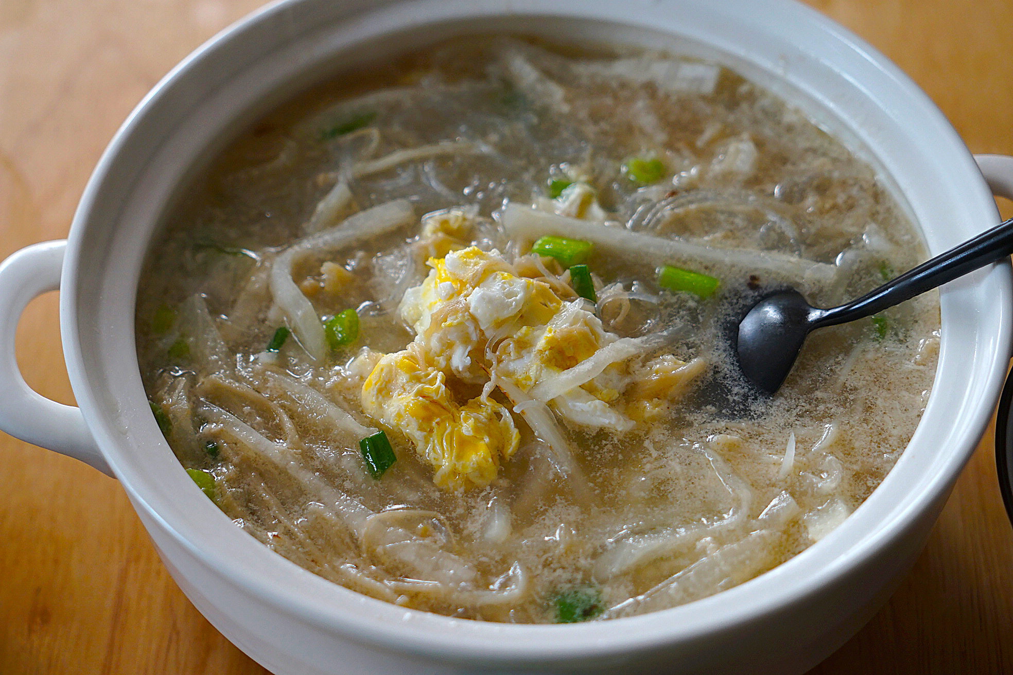 晒晒苏北一家四口的午餐，4菜1汤简单又家常，没有大鱼大肉也很香