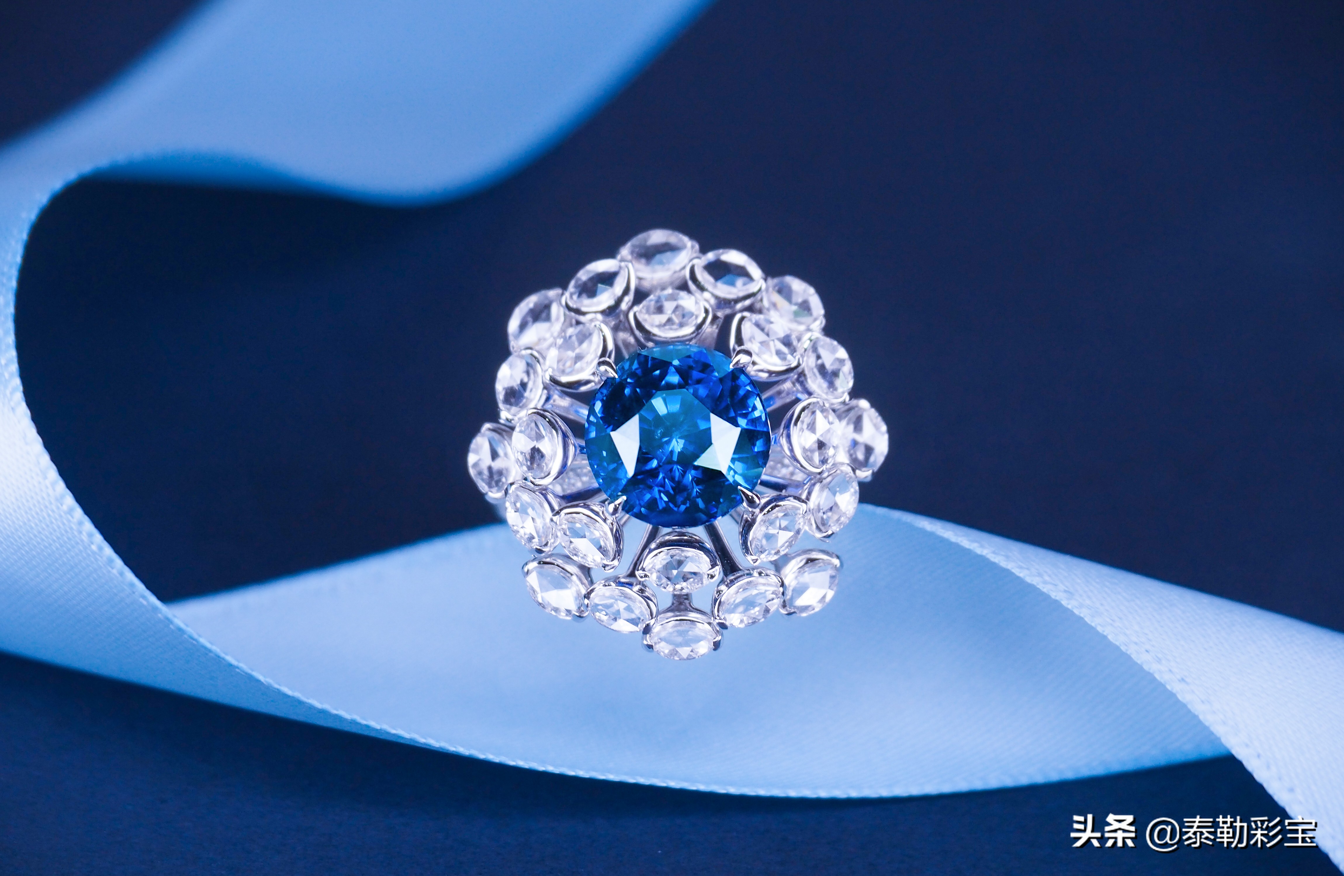 蓝宝石在不同地域有不同的象征意义和神奇作用