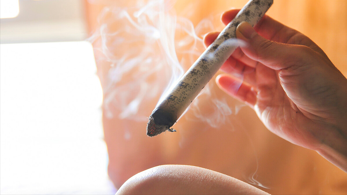 体内湿气重出汗少，以为用艾灸可祛湿，最后湿气未去反而变黄疸病