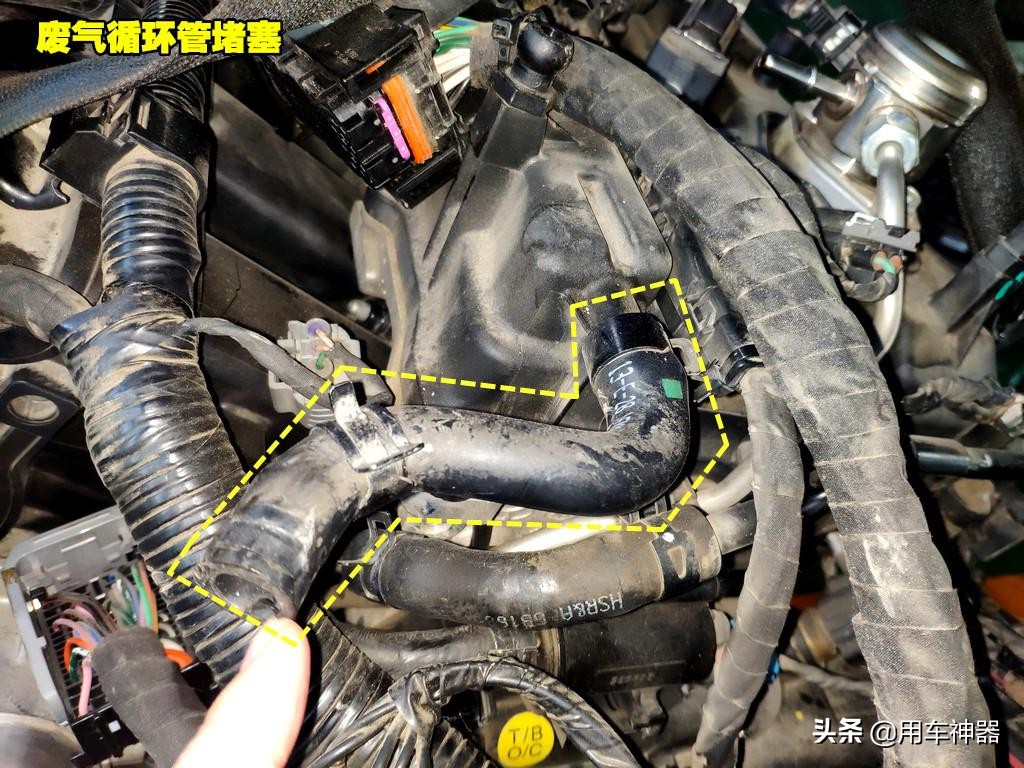 如何快速解决发动机漏油？更换油封也没有用，你必须检查这个零件