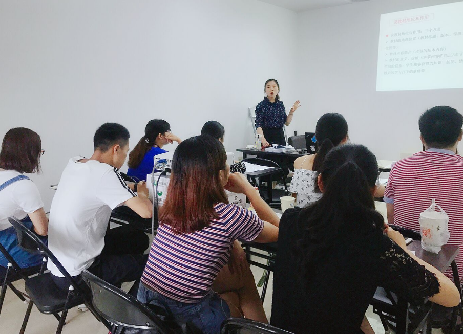 花几万报公务员培训班有必要吗？过来人很后悔，学生可别走错路