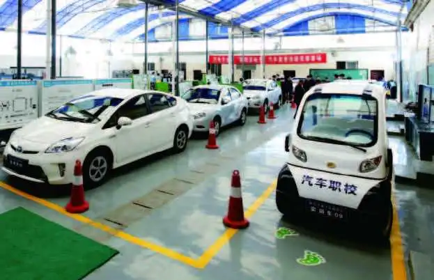 对话·成都汽车职业技术学校