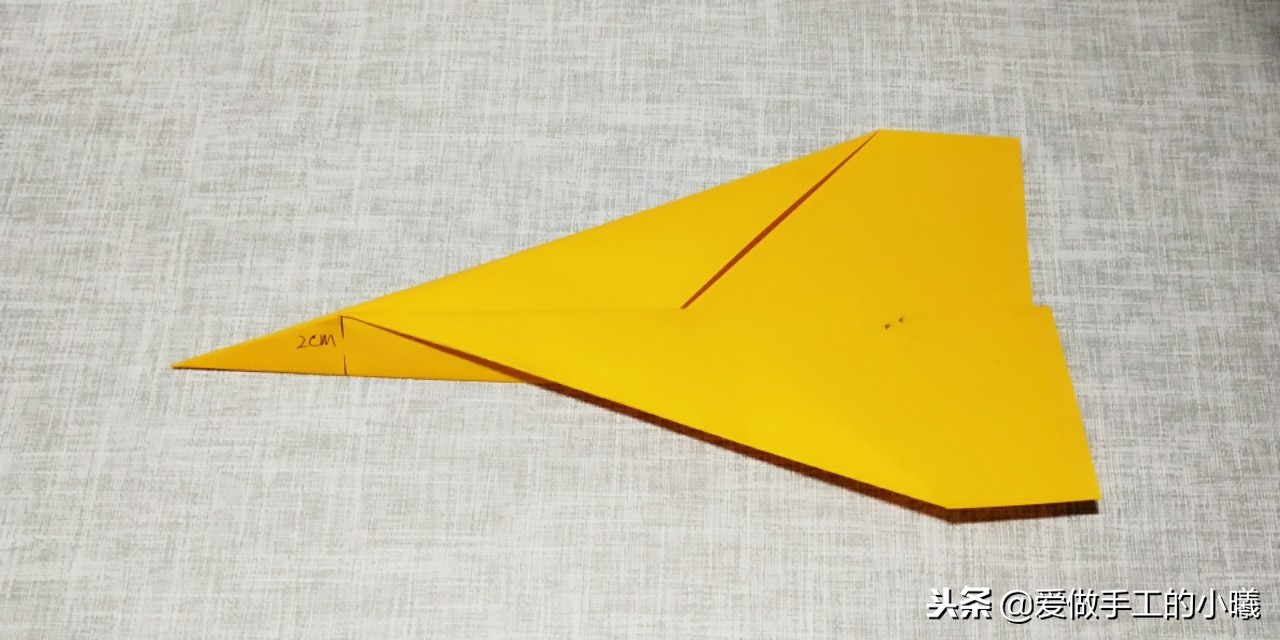 折纸教程：一张A4纸就能完成的折纸飞机，飞行能力棒棒哒