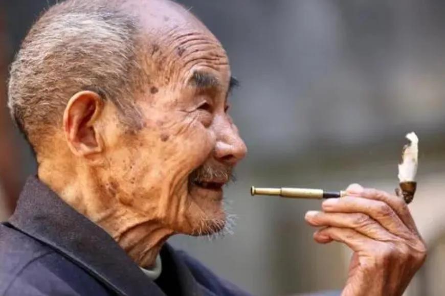 如果一辈子不吸烟不喝酒，会不会活得更久？一项研究给出答案