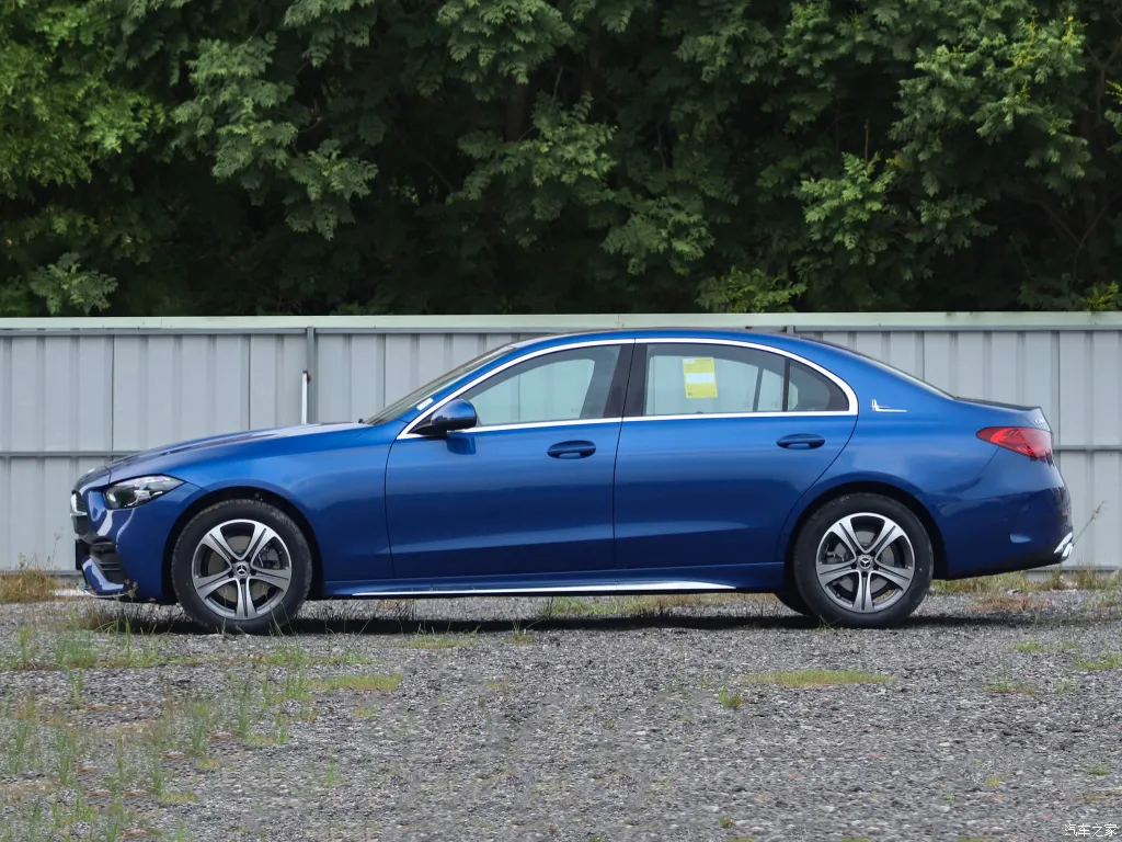 奔驰C 200 L 运动版：9AT+后驱！它是宝马3系的最大对手？