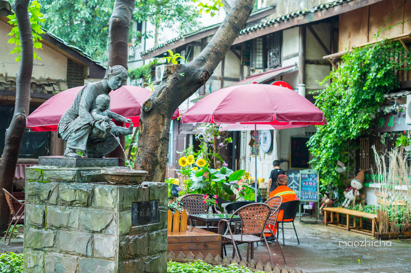 山城重庆，轻轨出行，玩转8D网红城市