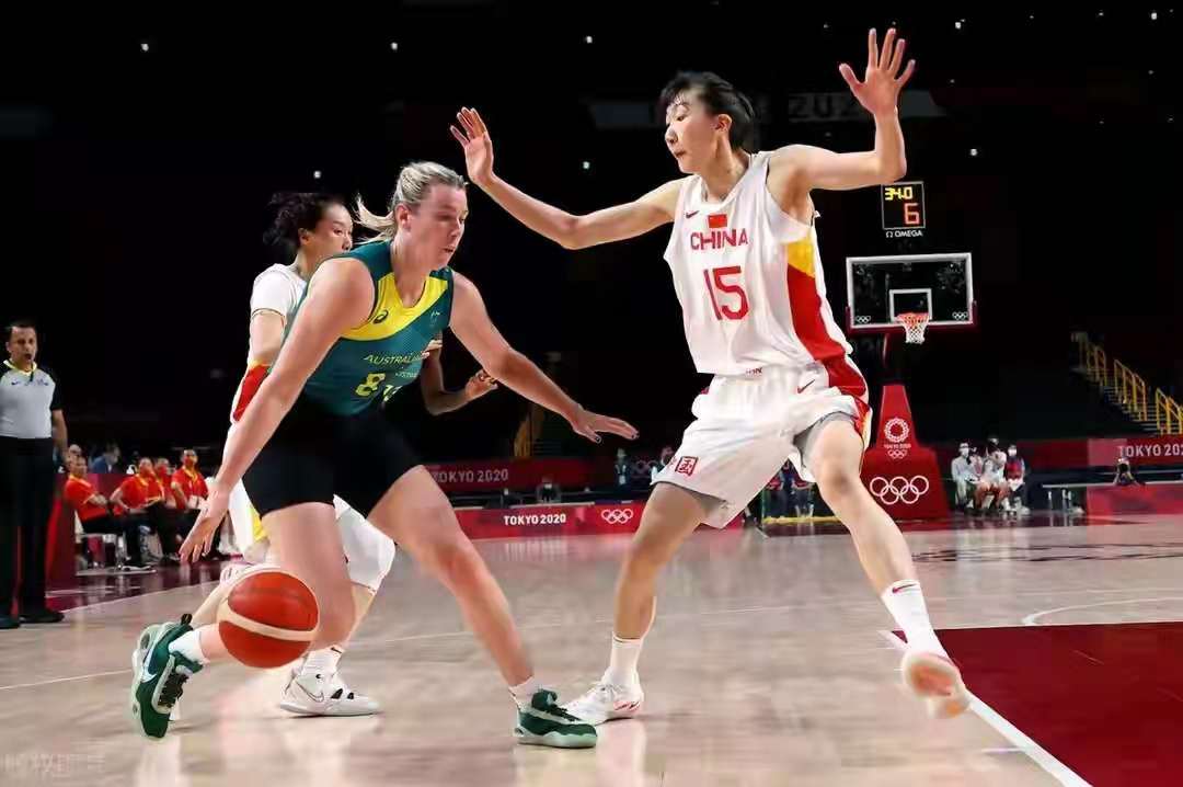 东京奥运会女篮八强是哪些国家(FIBA最新奥运八强实力榜：中国女篮排第三，仅次于美国和日本)