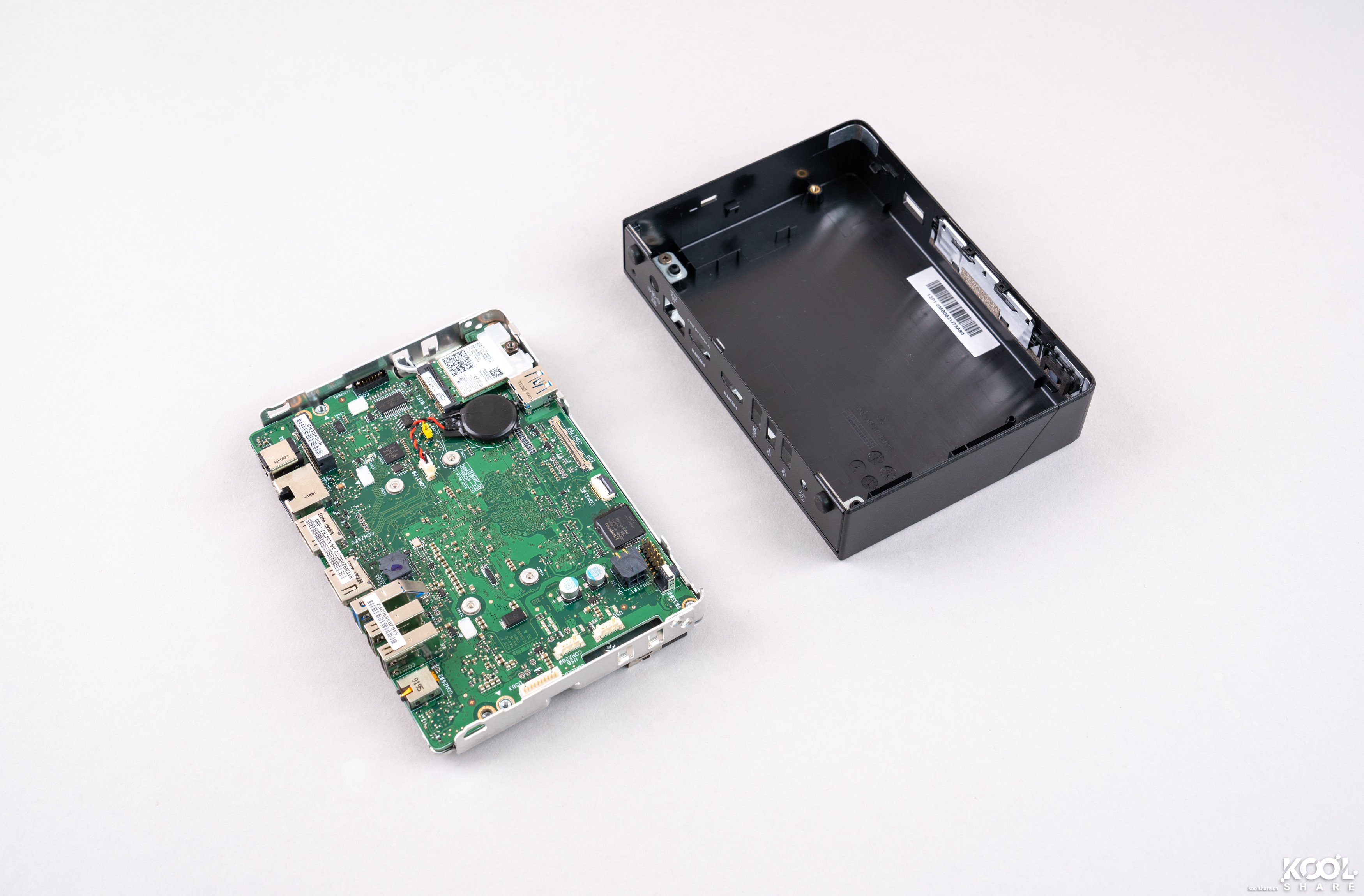 Intel NUC8CHK Chaco Canyon 开箱拆解评测