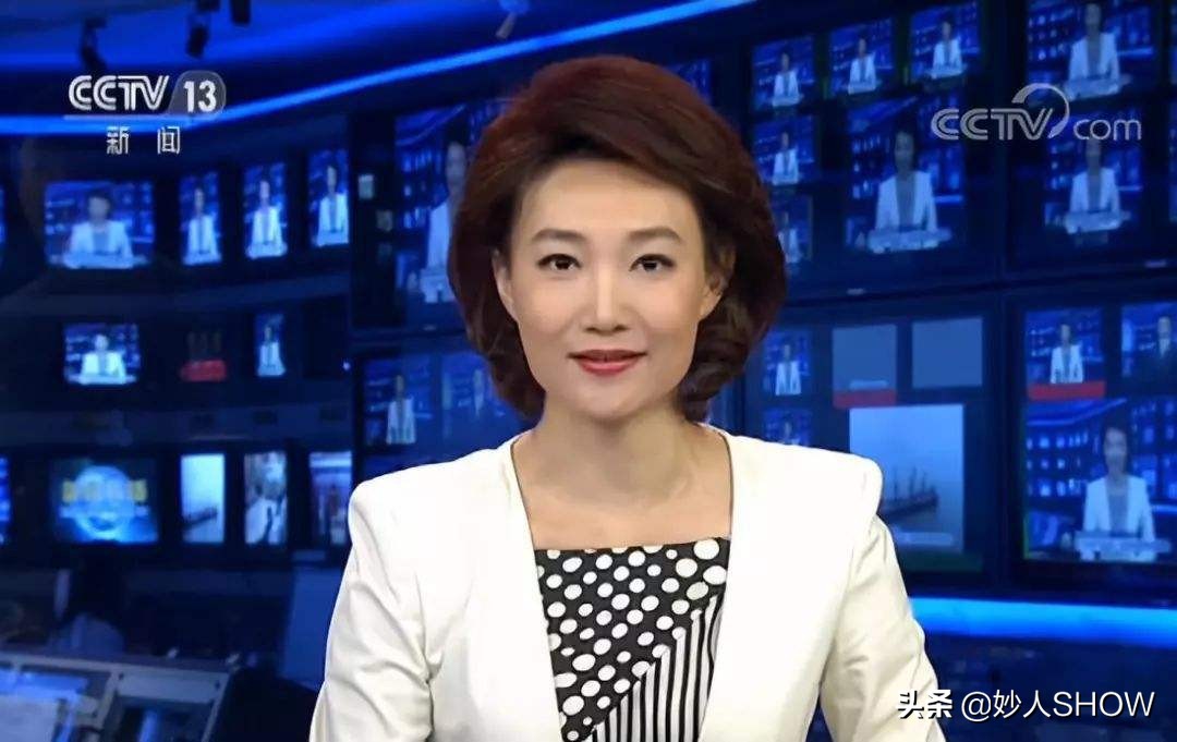 李梓萌曾因口误被戏称贷款上班，念稿上热搜，但这不是联播第一次