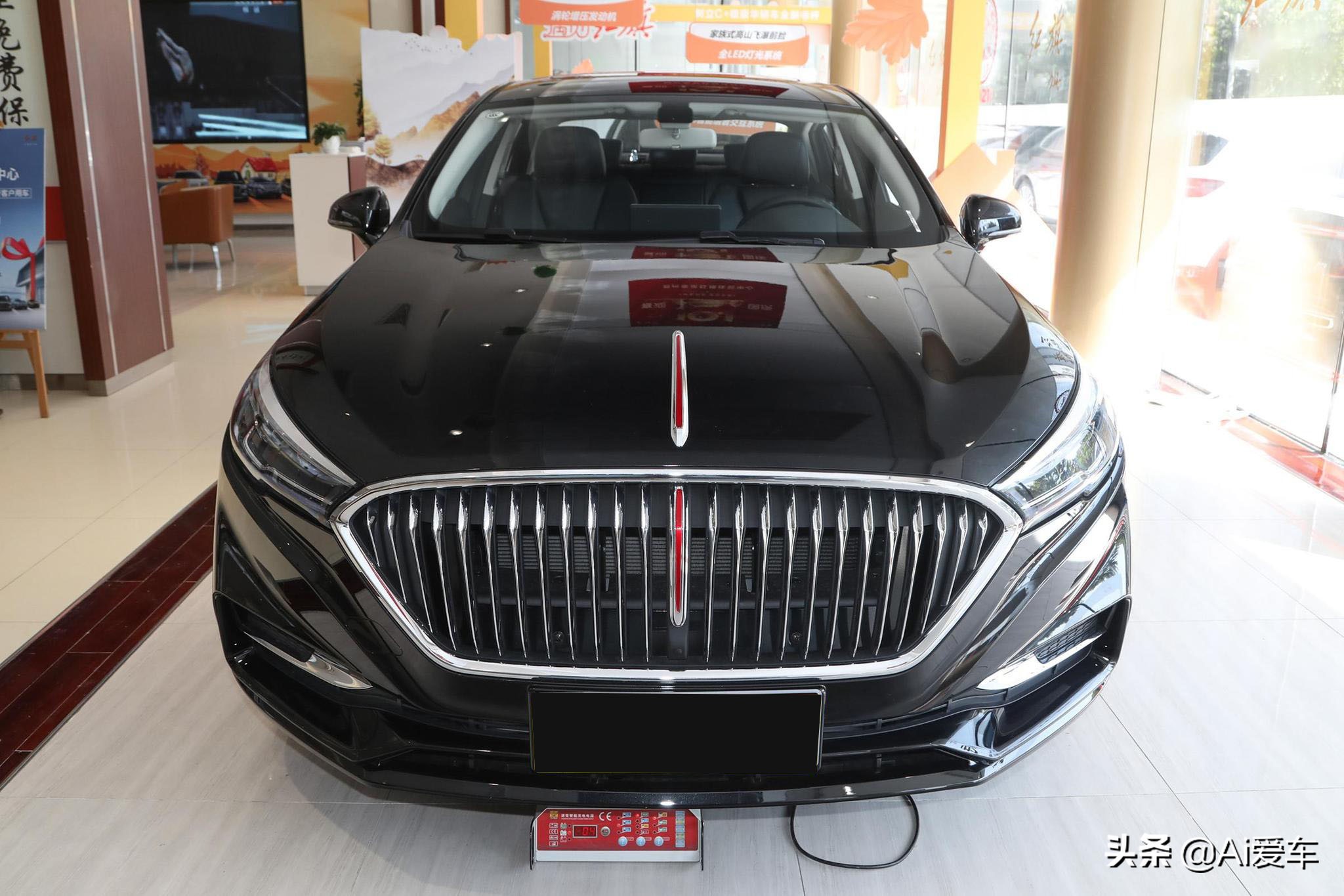 热销B级车，豪华长轴距大家轿，便宜低油耗，实拍红旗H5