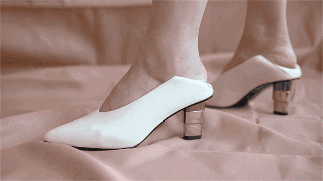 脚上魔术｜瘦脚又显高，奶奶鞋只穿V口的就好