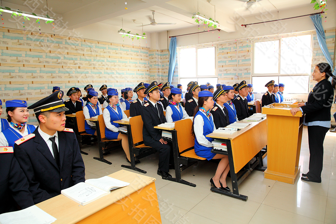 成绩差的初中生选择西安高铁乘务学校怎么样？