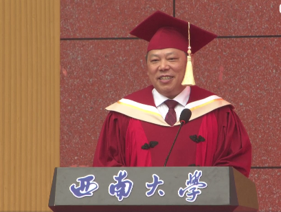 因论文致谢走红的博士回母校演讲：终点由我不由天