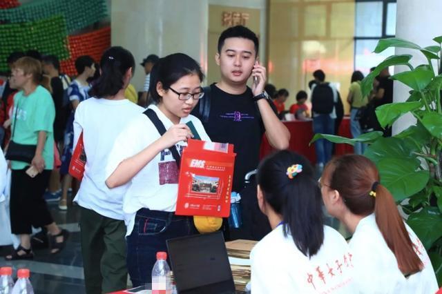 我国最神秘的高校开学，美女如云，男生却很罕见，网友：阴气太重