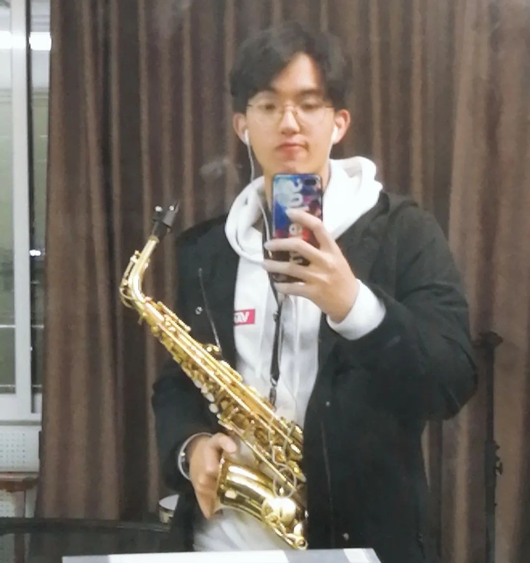 四川“高颜值”学霸：能弹钢琴，会吹萨克斯，还主动放弃保研，成功考入浙大