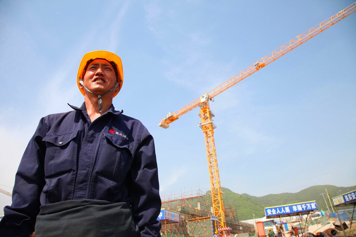 高考674分有望上北大，父亲却在工地发生意外，复读生表示内疚