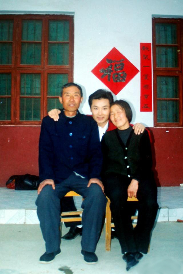 从农村奋斗出来的3位著名男歌唱家，个个辉煌背后有泪水