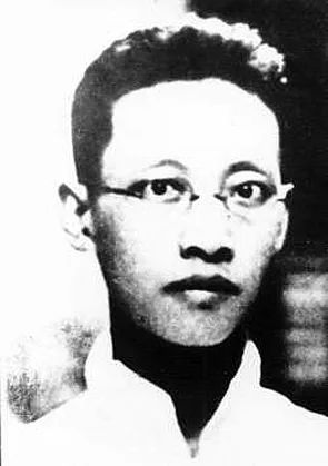 致敬为建党作出杰出贡献的武大人！13位一大代表，5位武大校友