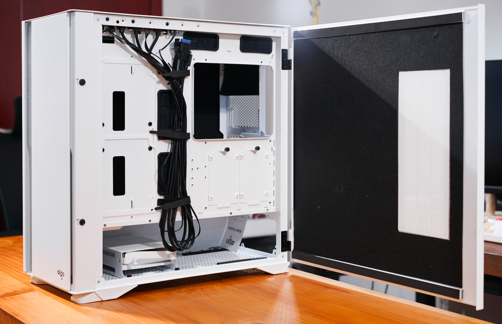 今年装过的最好静音机箱居然是个“鞋盒”？YOGO K100装机体验