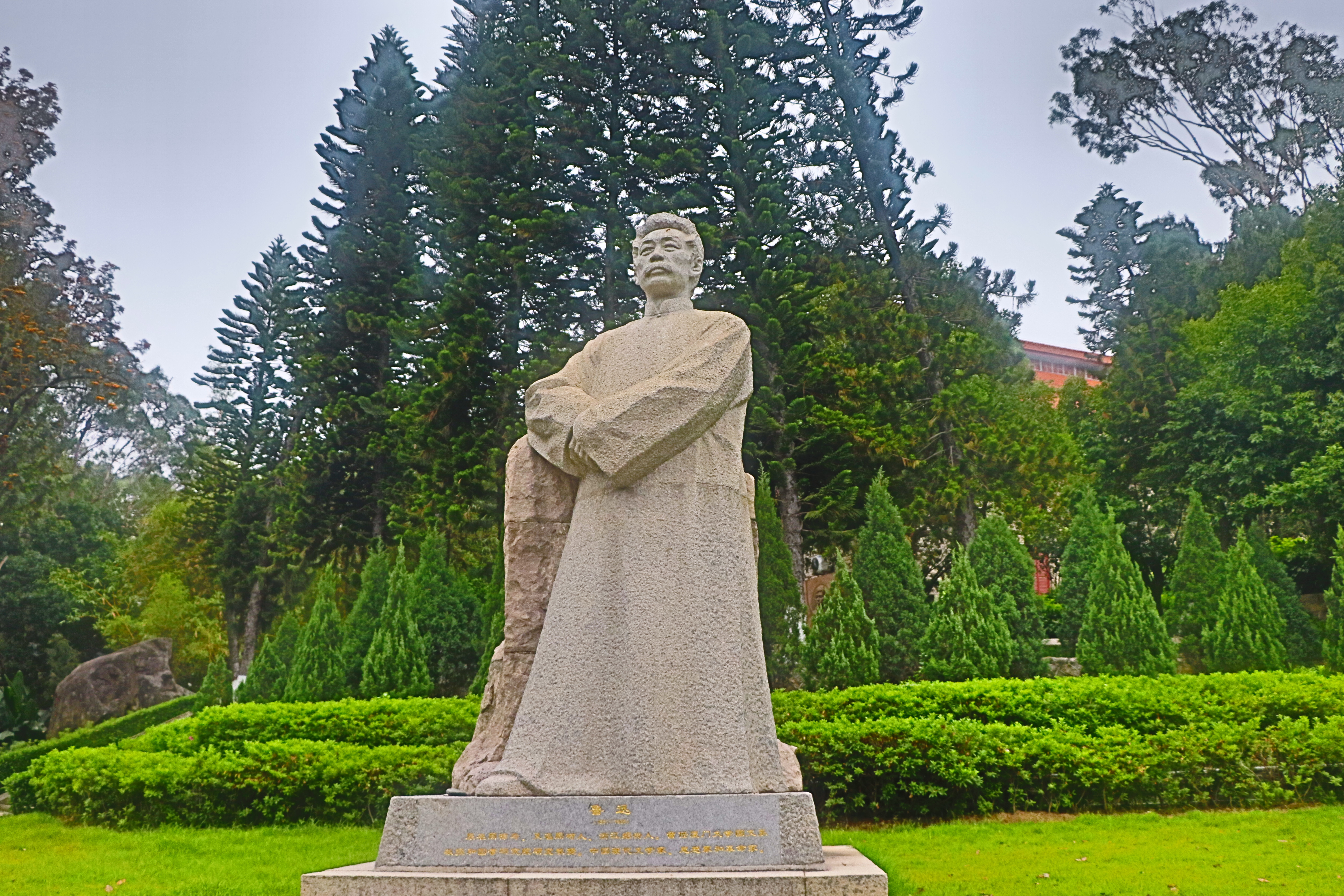 为何被誉为中国最美大学？美女向导带你掀起厦大的美丽面纱