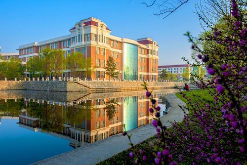 从高校名称上能够区分“公办”与“民办”？