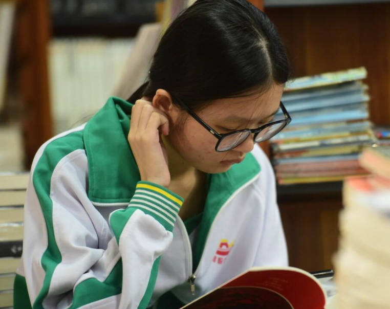 大学毕业后，学生档案被转到哪？哪里可靠些，毕业生心里要有数