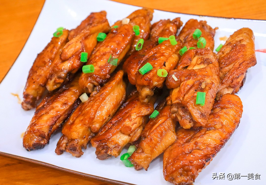可乐鸡翅的家常制作方法（学会这一招鸡翅滑嫩入味）