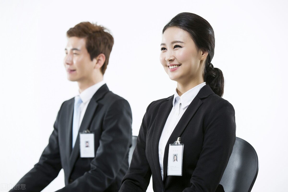 事業(yè)編人員，若滿(mǎn)足這四個(gè)條件，對(duì)轉(zhuǎn)為公務(wù)員很有幫助