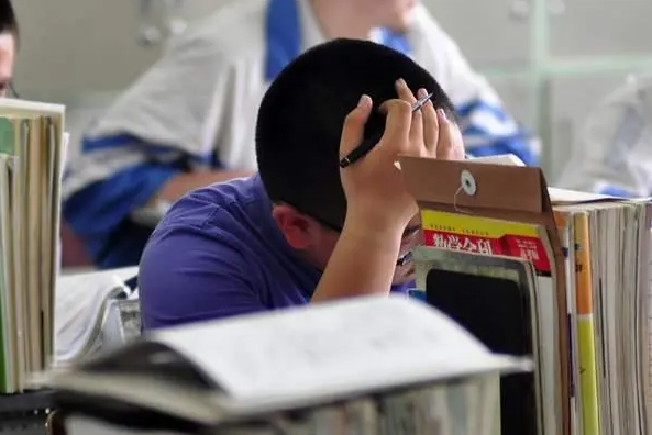 高考提前批爆冷门，中山大学获得“断档王”称号，录取分数创新低