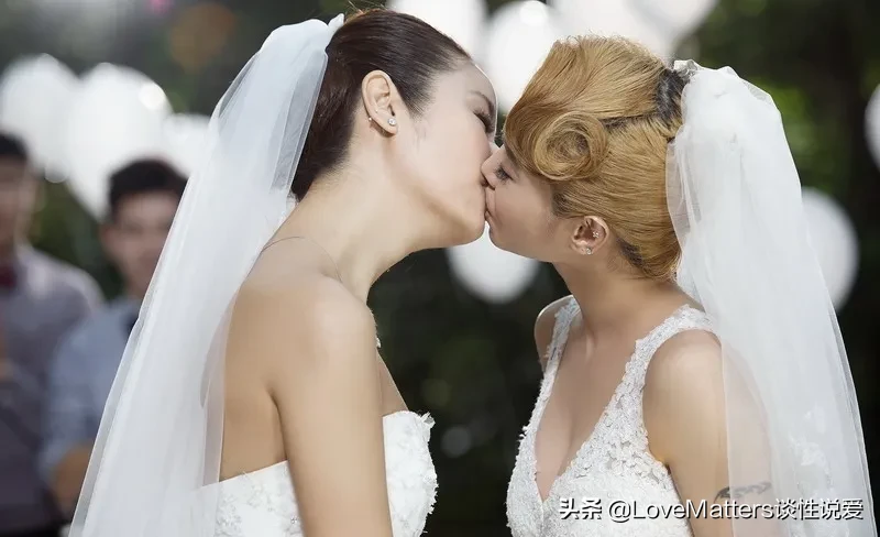 25年前“没有同性恋”，现在，ta们在争取抚养权