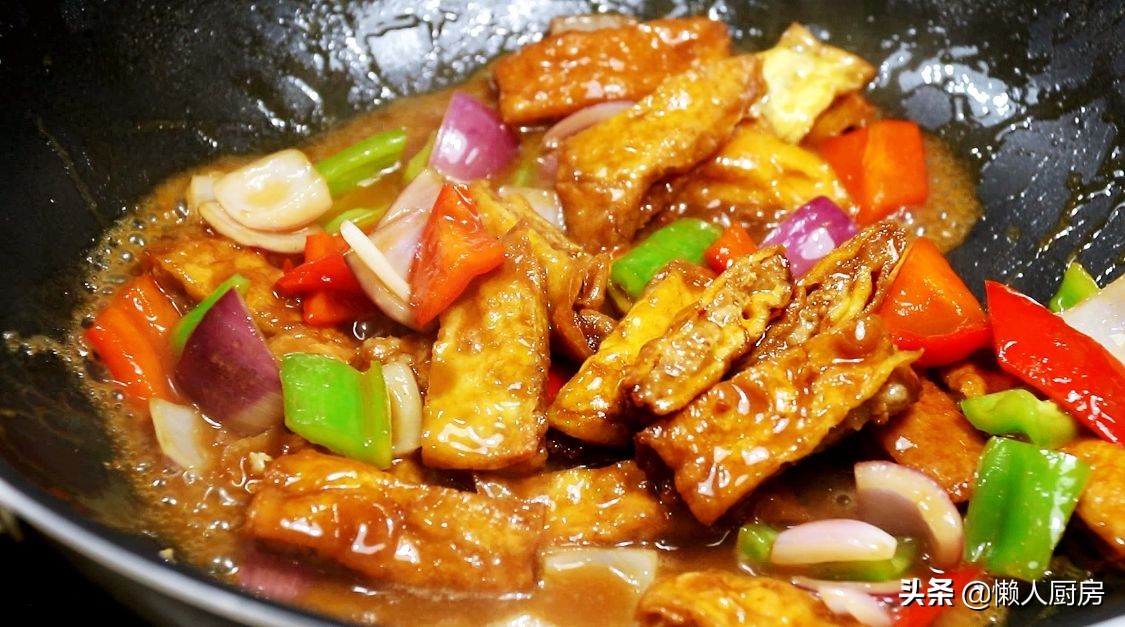 鸡蛋和猪肉简单搭配，就是一道新菜，还特别下饭，营养又丰富