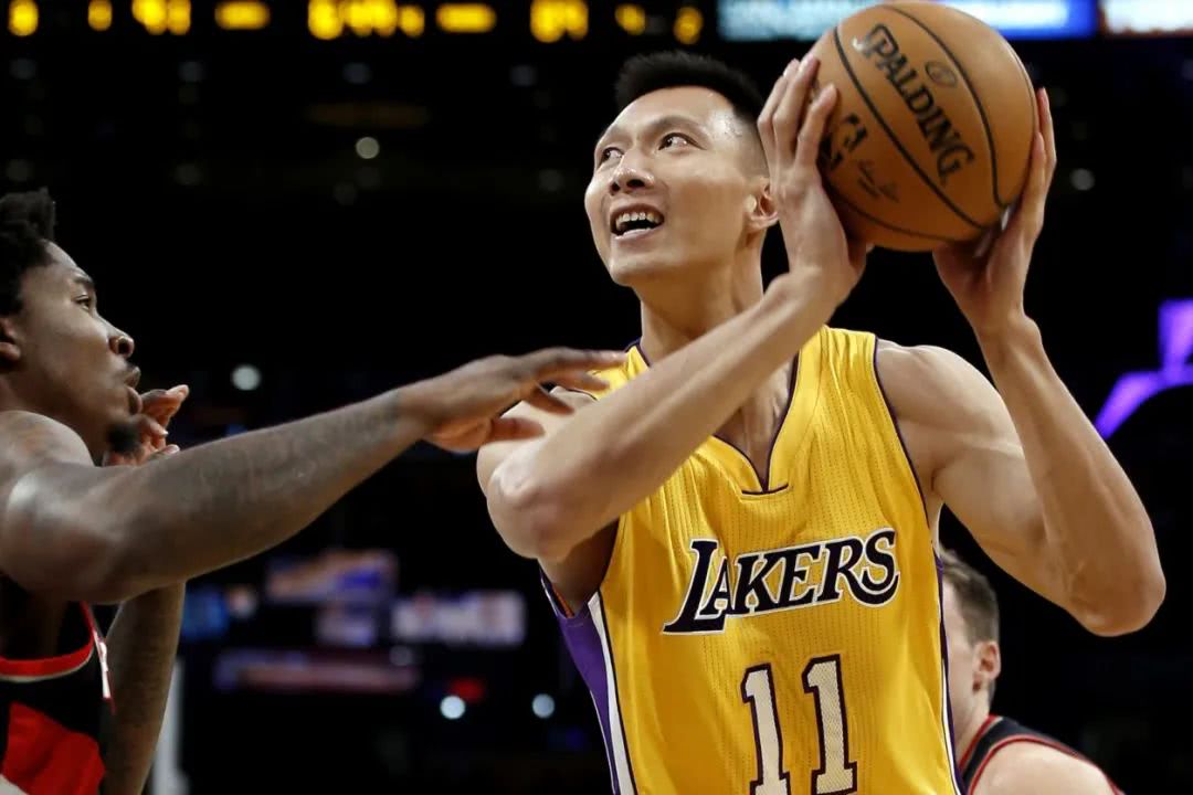 从青涩男孩到广东男篮的顶梁柱，易建联当之无愧的CBA第一人